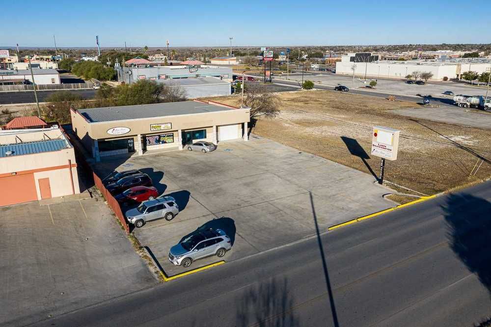 Retail Free Standing: 2104 N Bedell Ave, Del Rio, TX 78840
